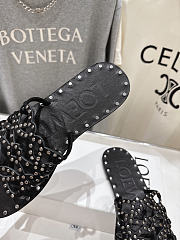 Loewe Petal Anagram slide  - 2