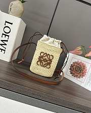 Loewe Square pocket in iraca palm and calfskin 20x16x5cm - 1
