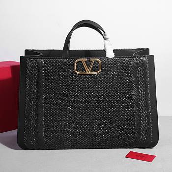 Valentino Garavani Raffia Calfskin Vlogo Tote Naturale Saddle Black 48cm