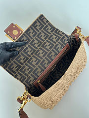 Fendi Baguette Hazelnut-stitch raffia-effect bag 27x15x6cm - 2