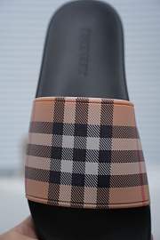 Burberry Slides - 3