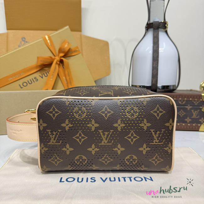 Louis Vuitton Locker Dopp Kit 23x13x12cm - 1