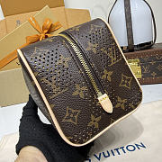 Louis Vuitton Locker Dopp Kit 23x13x12cm - 2