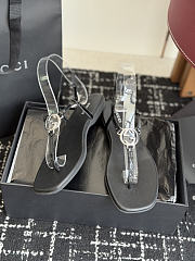 Gucci thong sandal with Interlocking G black - 3