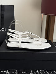 Gucci thong sandal with Interlocking G white - 2