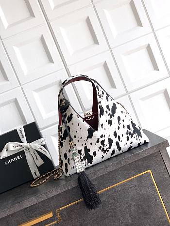 Chanel Small Shopping Bag Lambskin Gold White Black 23x23x7cm