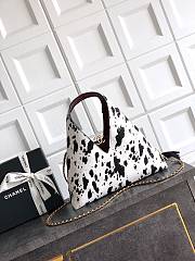 Chanel Small Shopping Bag Lambskin Gold White Black 23x23x7cm - 2