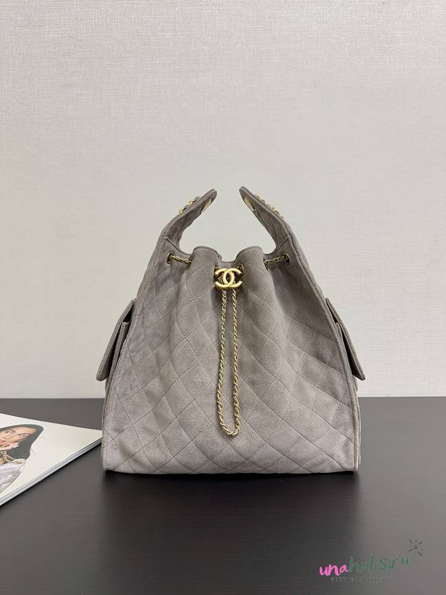 Chanel medium 25 handbag grey suede 40x30x15cm - 1