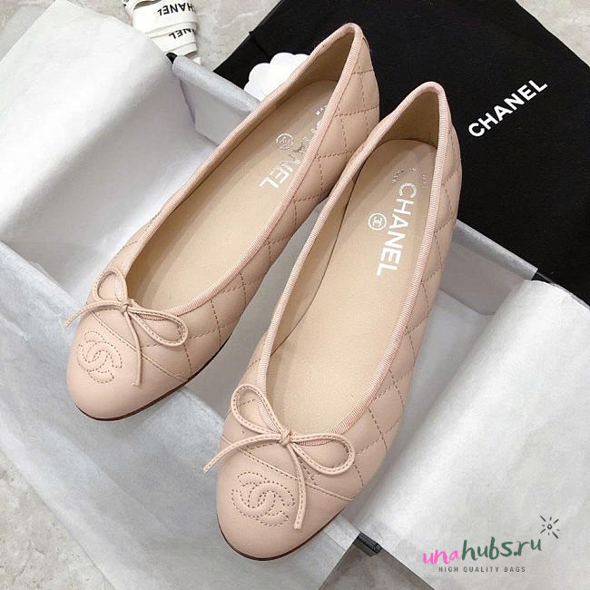 Chanel Interlocking CC Logo Pink Calfskin Leather Flats - 1