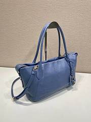 Prada Ouvert large leather tote bag blue 32x18.5x13cm - 3