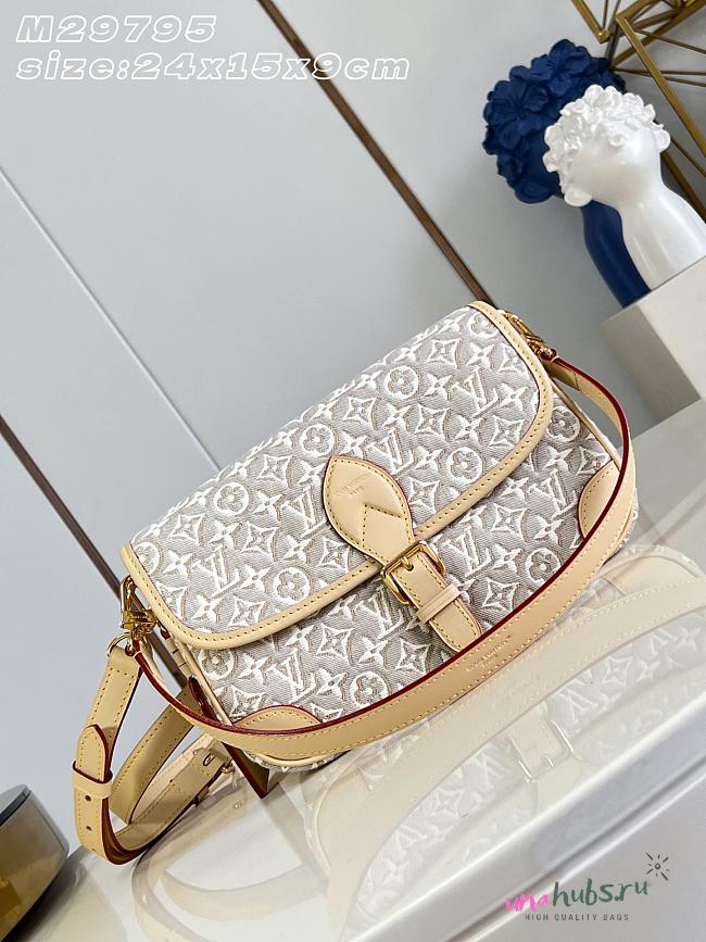 Louis Vuitton Diane PM Monogram Peuplier 24x15x9cm - 1