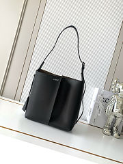 Loewe Bilbao bucket in smooth calfskin black 25x24x13cm - 1