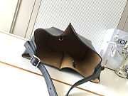 Loewe Bilbao bucket in smooth calfskin black 25x24x13cm - 4