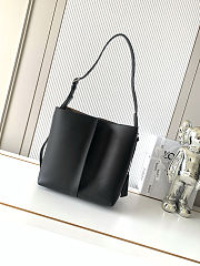 Loewe Bilbao bucket in smooth calfskin black 25x24x13cm - 3