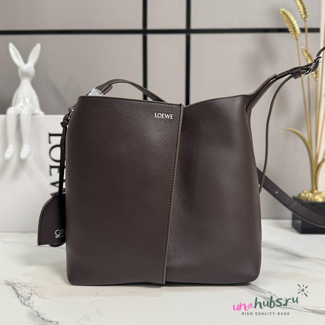 Loewe Bilbao bucket in smooth calfskin brown 25x24x13cm - 1