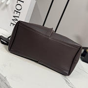 Loewe Bilbao bucket in smooth calfskin brown 25x24x13cm - 4