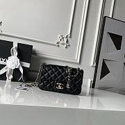 Chanel 26c flap bag black lambskin 20x13x7cm - 1