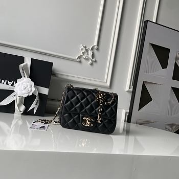 Chanel 26c flap bag black lambskin 18x13x7cm