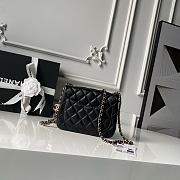 Chanel 26c flap bag black lambskin 18x13x7cm - 4