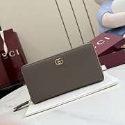 Gucci Bi-color GG Marmont zip around wallet Dark taupe - 1