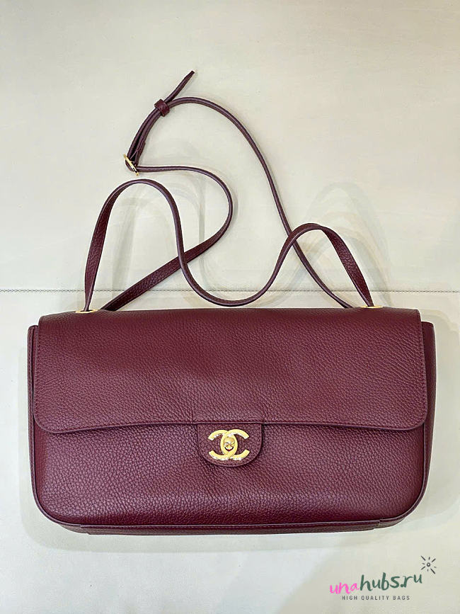 Chanel Maxi Flap bag Calfskin Gold-Tone Burgundy 32x19.5x10cm - 1