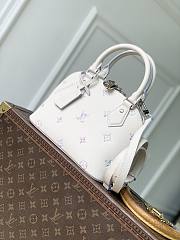 Louis Vuitton Alma BB Link Quartz 23.5x17.5x11.5cm - 1