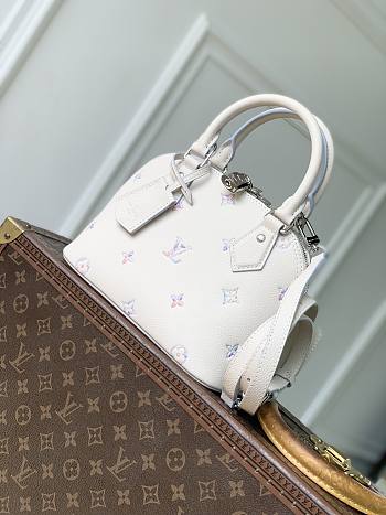 Louis Vuitton Alma BB Link Quartz 23.5x17.5x11.5cm