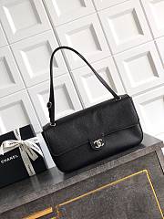 Chanel Maxi Flap bag Calfskin Silver Black 32x19.5x10cm - 1