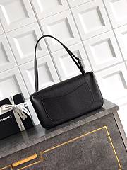 Chanel Maxi Flap bag Calfskin Silver Black 32x19.5x10cm - 4