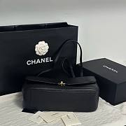 Chanel Maxi Flap bag Calfskin Gold Black 32x19.5x10cm - 4