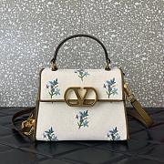 Valentino Floral-Embroidered Top-Handle Bag 22x17x9cm - 1