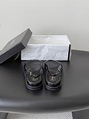 Chanel Sandals in Black Crumpled Shiny Lambskin - 2