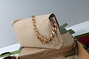 Gucci Large Chain Shoulder Bag in Beige Suede 36x19.5x9.5cm - 2