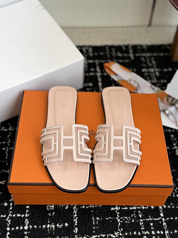 Hermes Oran sandal pink