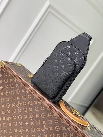 Louis Vuitton Avenue Slingbag PM Black 33x16x5.7cm