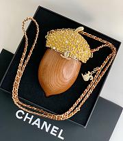 Chanel Acorn Minaudiere Wood Strass Gold 17x7x7cm - 1