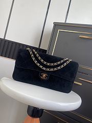 Chanel Maxi Flap bag Black Suede Gold 32x19.5x10cm - 1