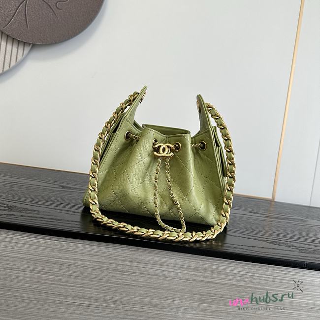Chanel 25 Handbag Light Green Caviar Gold 20x22x12.5cm - 1