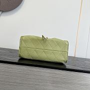 Chanel 25 Handbag Light Green Caviar Gold 20x22x12.5cm - 2
