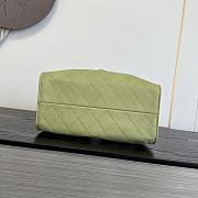 Chanel Small 25 Handbag Light Green Caviar Gold 30x26x14cm - 4