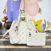 Louis Vuitton Bella Link Quartz 20x20x12.5cm - 1