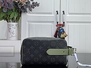 Louis Vuitton Locker Dopp Kit Khaki Green 23x13x12cm - 2