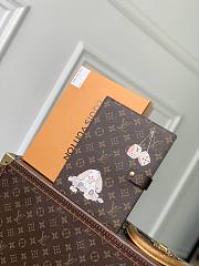Louis Vuitton Medium Desk Agenda Cover 18x23x2cm - 1