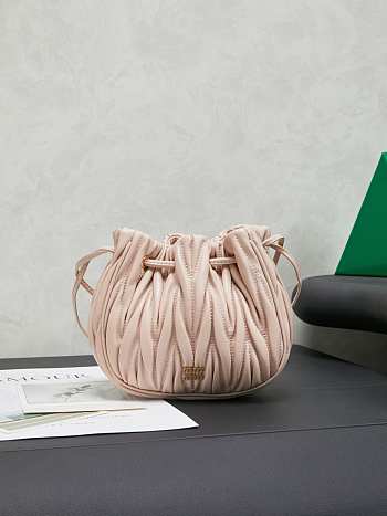 Miu Miu Matelassé Pouch Powder Pink 16x14x7.5cm