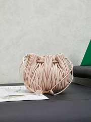 Miu Miu Matelassé Pouch Powder Pink 16x14x7.5cm - 3