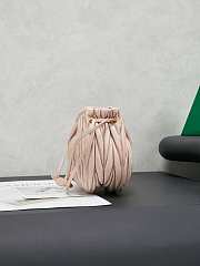 Miu Miu Matelassé Pouch Powder Pink 16x14x7.5cm - 4