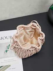 Miu Miu Matelassé Pouch Powder Pink 16x14x7.5cm - 2