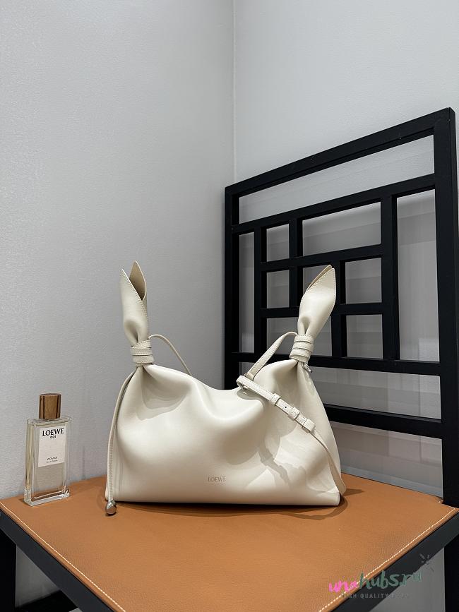 Loewe Medium Scarf bag in smooth calfskin White 34x8.5x21cm - 1