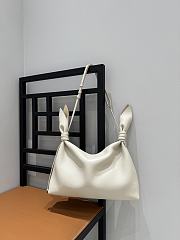 Loewe Medium Scarf bag in smooth calfskin White 34x8.5x21cm - 4