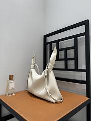 Loewe Medium Scarf bag in smooth calfskin White 34x8.5x21cm - 3